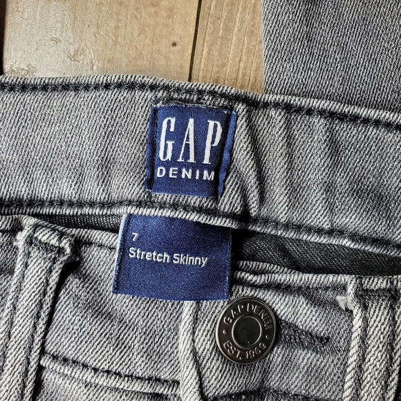 Gap Denim Size 7 Gray Stretch Skinny Jeans Distressed NWOT - Picture 3 of 13